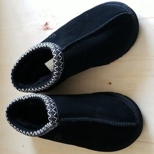 Ugg Tasman Black Slipper Moc Size 9